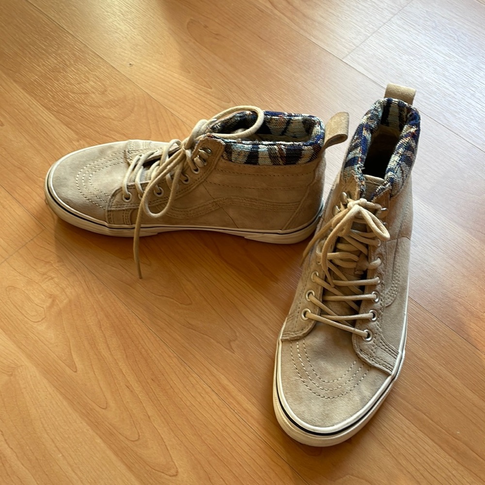 Size 7.5 Mens Vans